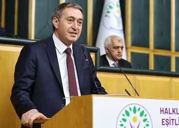 هاوسەرۆکی دەم پارتی: هەنگاوێک لە هەزار قسە باشترە